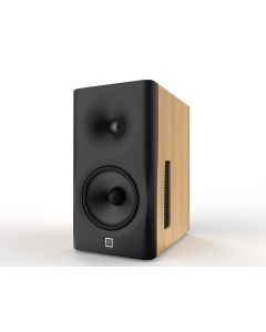 8C speaker, black baffle, natural cabinet